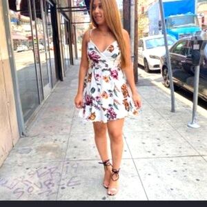 NWT TRAC FLORAL MINIDRESS XSMALL